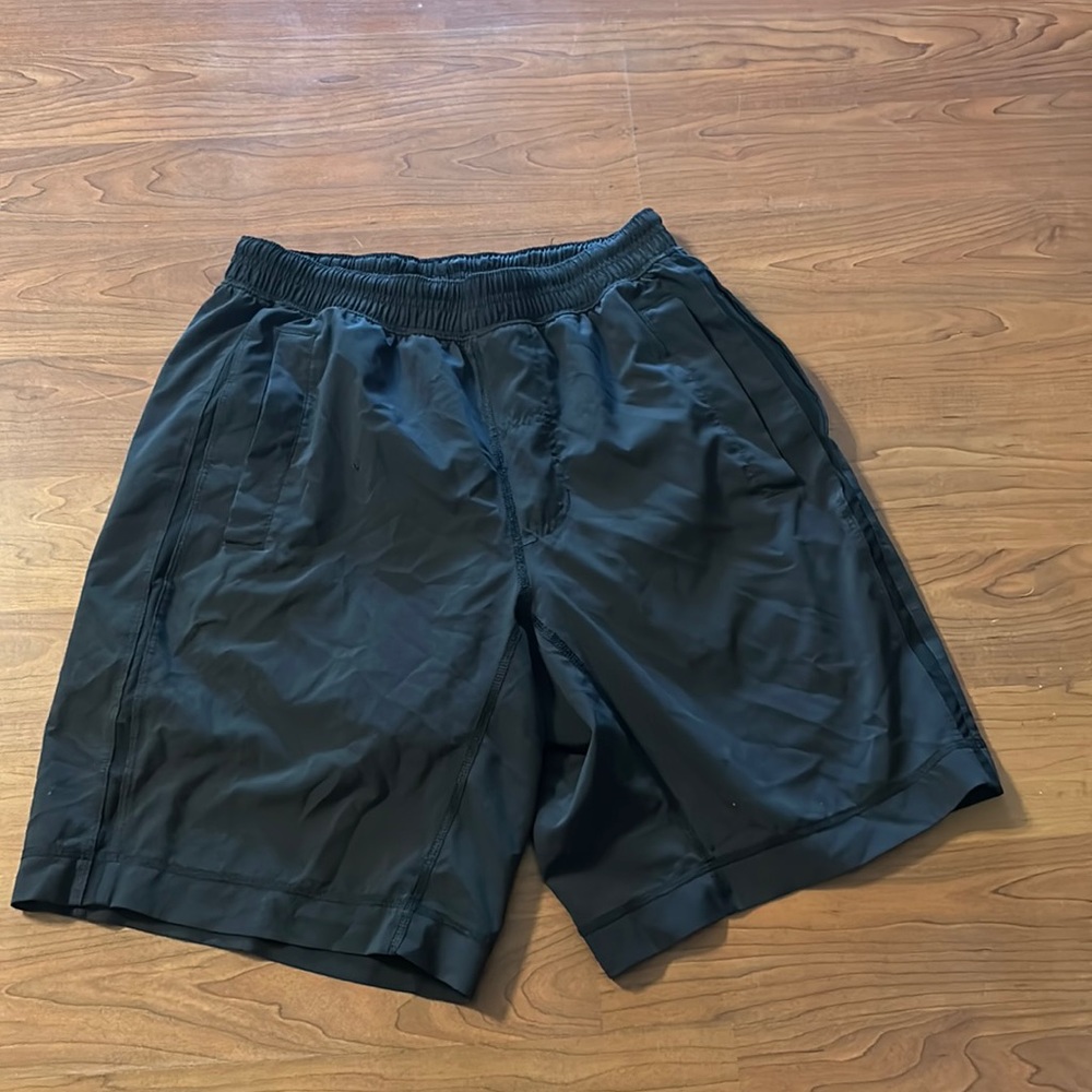Men’s lulu shorts